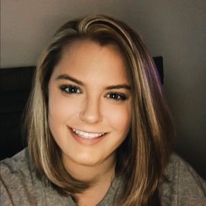 Meet your Posher, Deanna